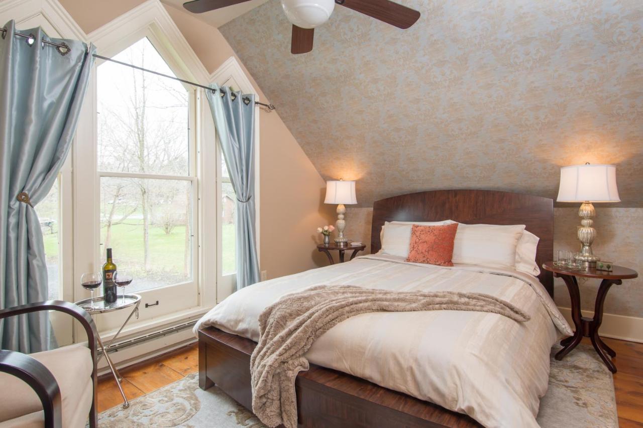 Gothic Eves Inn And Spa Bed And Breakfast Trumansburg 외부 사진