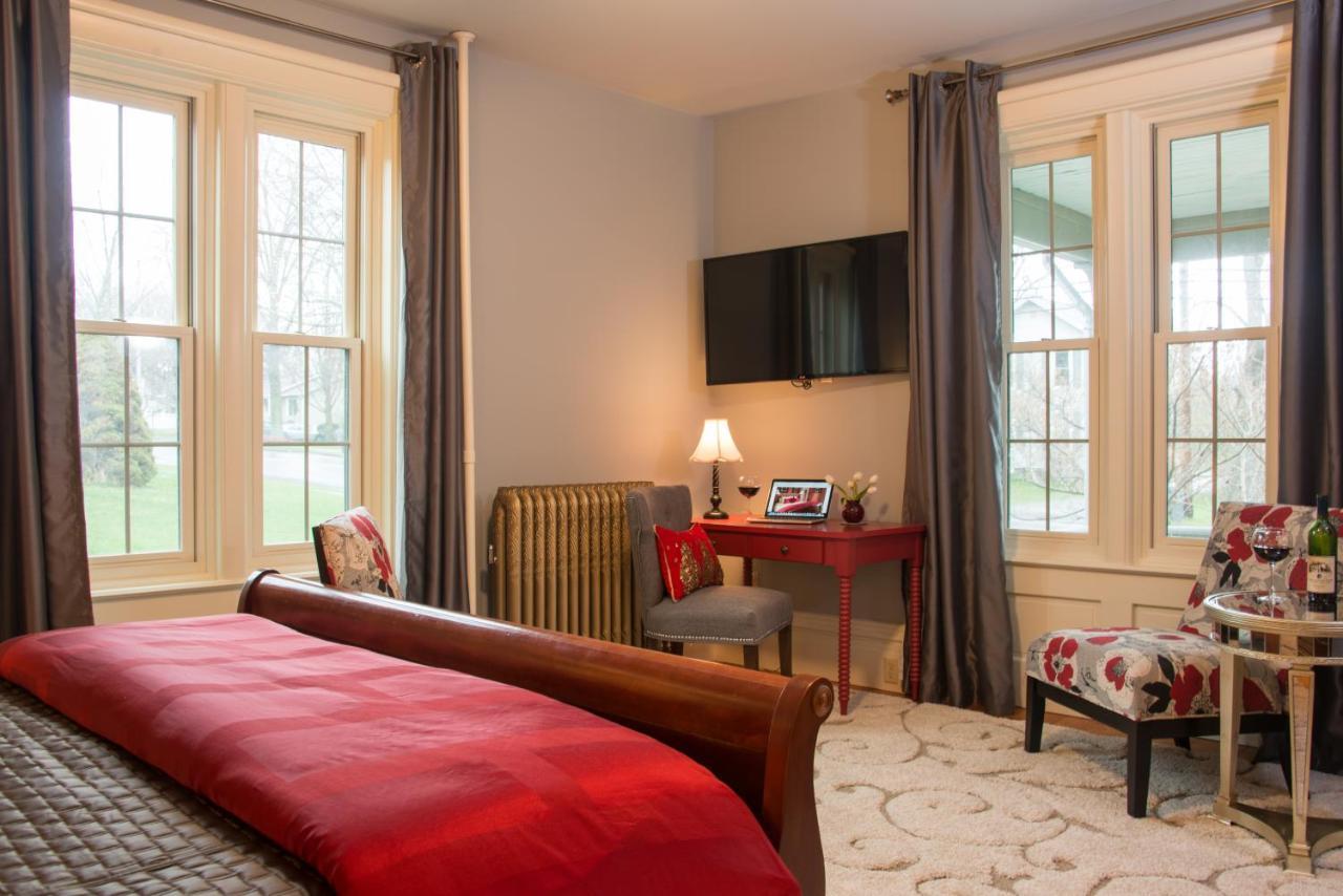 Gothic Eves Inn And Spa Bed And Breakfast Trumansburg 외부 사진