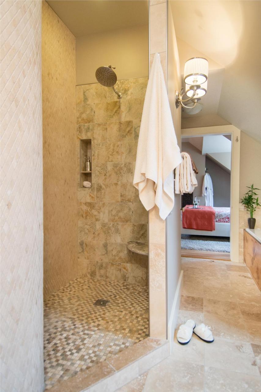 Gothic Eves Inn And Spa Bed And Breakfast Trumansburg 외부 사진
