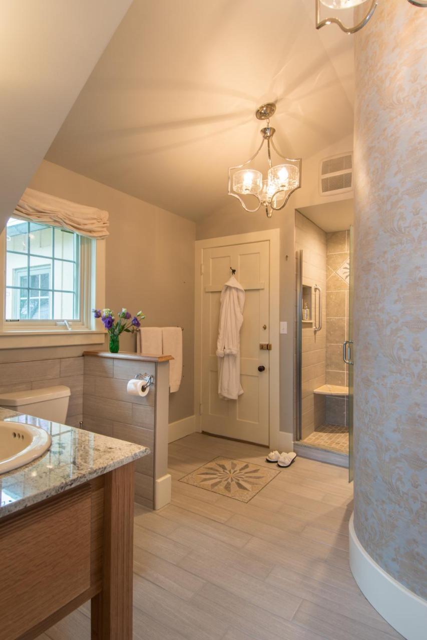 Gothic Eves Inn And Spa Bed And Breakfast Trumansburg 외부 사진