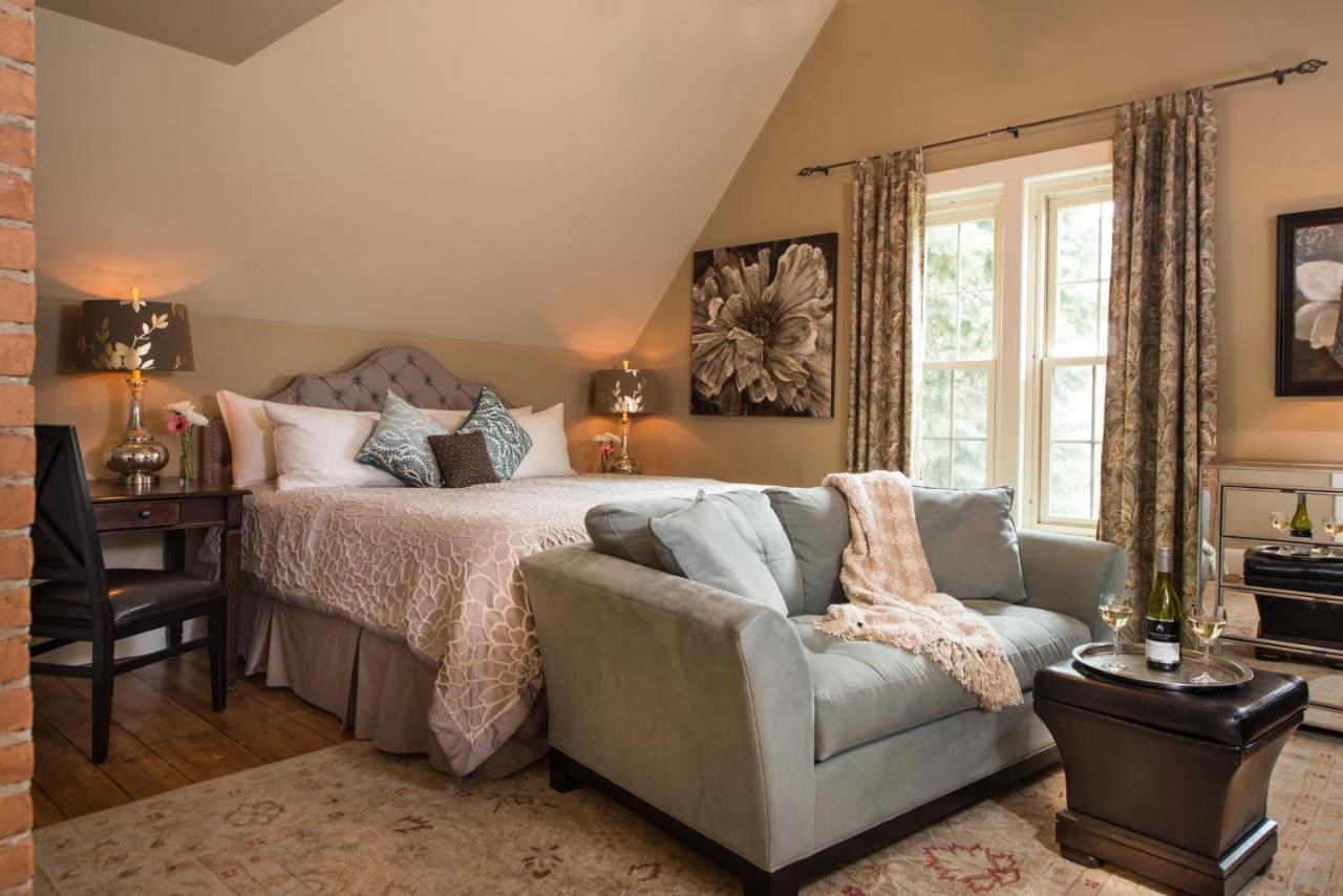 Gothic Eves Inn And Spa Bed And Breakfast Trumansburg 외부 사진