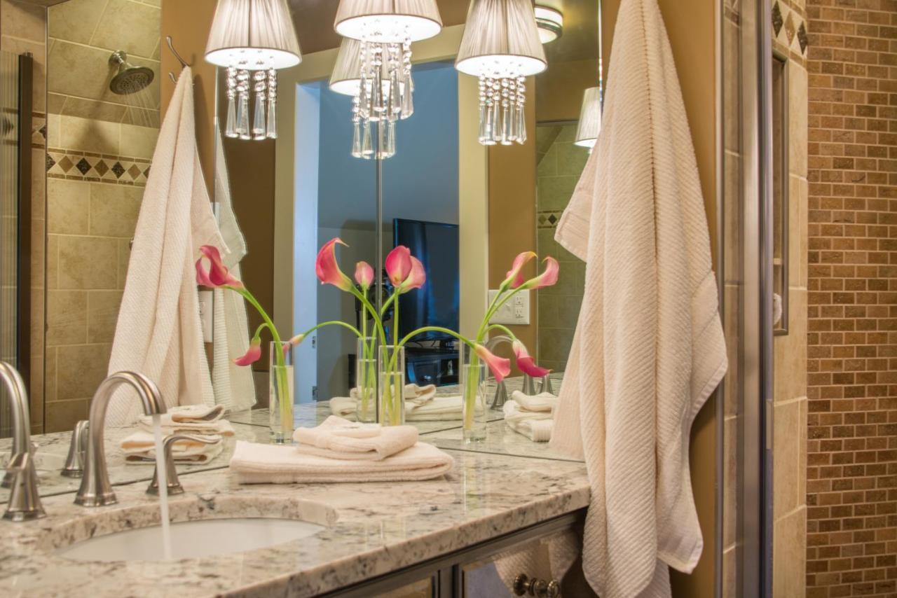 Gothic Eves Inn And Spa Bed And Breakfast Trumansburg 외부 사진