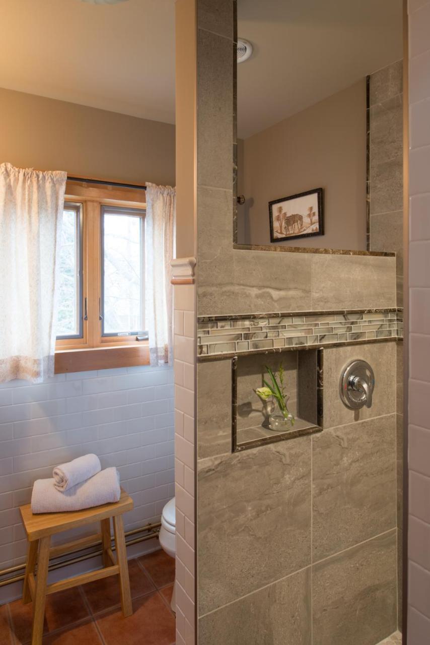 Gothic Eves Inn And Spa Bed And Breakfast Trumansburg 외부 사진