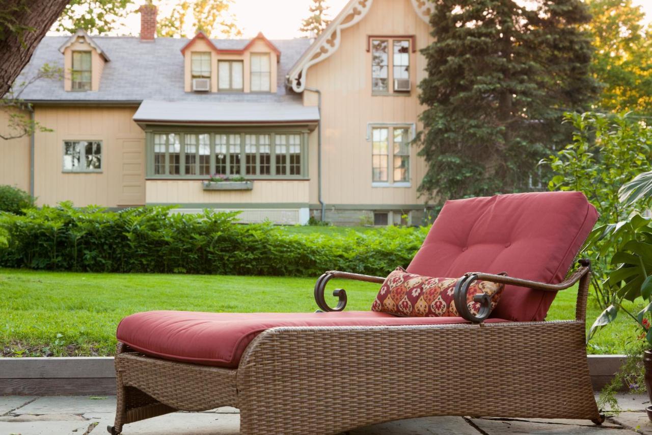 Gothic Eves Inn And Spa Bed And Breakfast Trumansburg 외부 사진