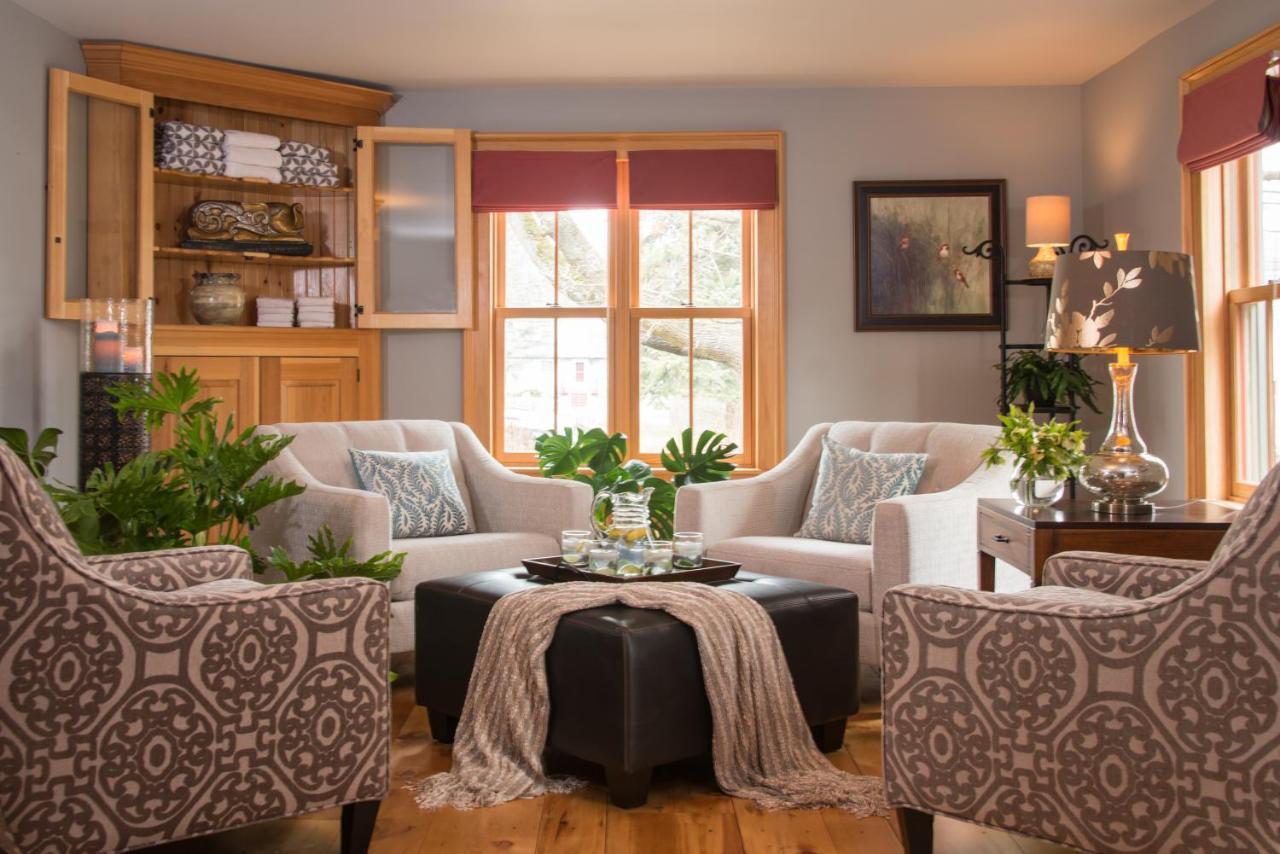 Gothic Eves Inn And Spa Bed And Breakfast Trumansburg 외부 사진